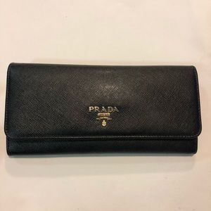 Authentic Prada Saffiano wallet - excellent cond.